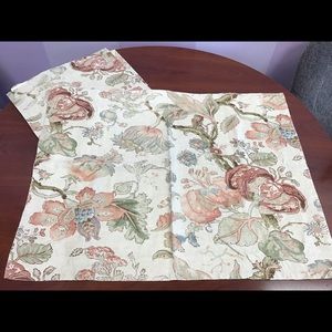 2 POTTERY BARN Grace Pillow Queen Shams